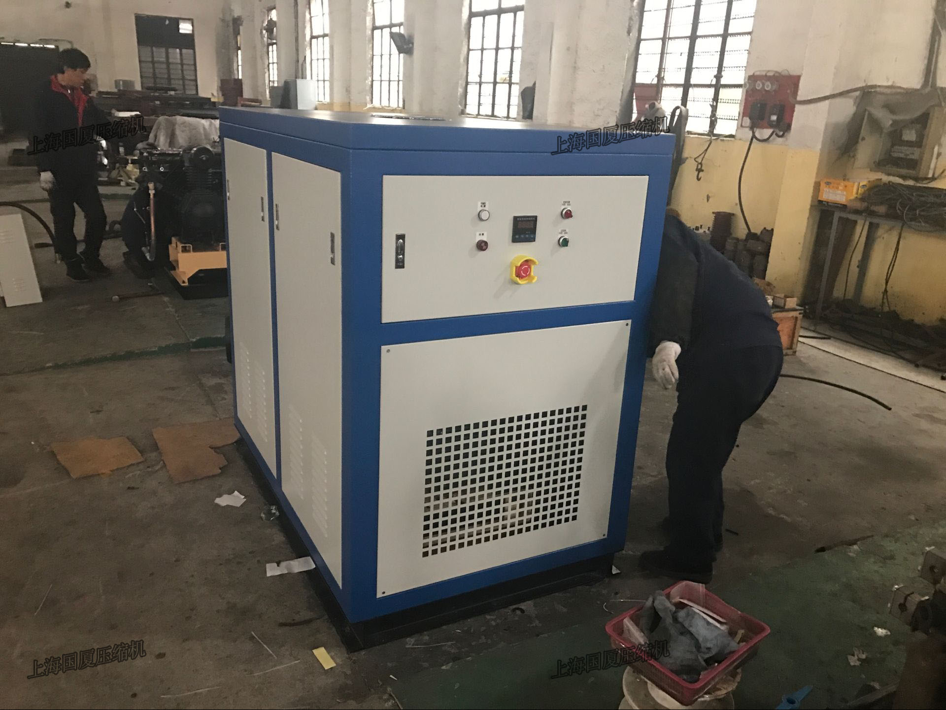 螺桿空壓機這樣調(diào)節(jié)氣量是對的_上海國廈壓縮機 螺桿空壓機旁通調(diào)節(jié)